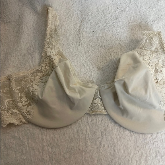 Natori Cream Lace Bra - Picture 4 of 5